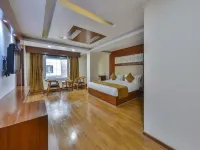 Hotel Six Seasons Hotels in Budgam