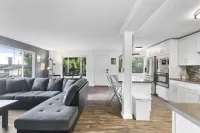 Epicurean Remodel in Central Location. Hotels near Seattle Chinatown-International District