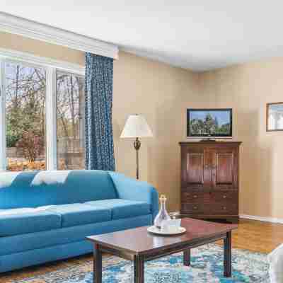 Beekman Arms and Delamater Inn Rooms