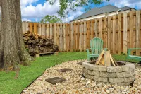 Stylish 4BR Haven Backyard and Fire Pit -  Ferienhäuser