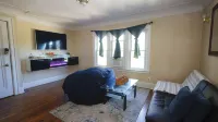 Evanston BnB Hotels in Grosse Pointe Park