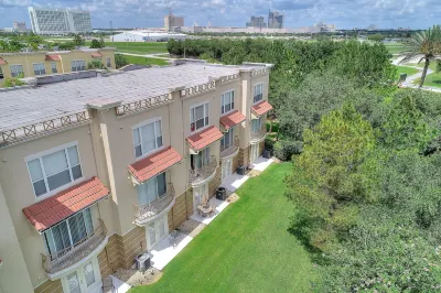 Vista Cay Resort, Next To Universal 821 3 Bedroom Townhouse Hotels in SeaWorld Area