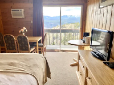Rocky Mountain Springs Lodge Hotels in Radium Hot Springs