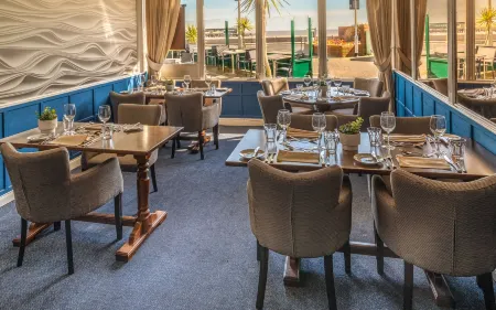 Dunkerleys Hotel Отели рядом с достопримечательностью «Sea Lark Studio»