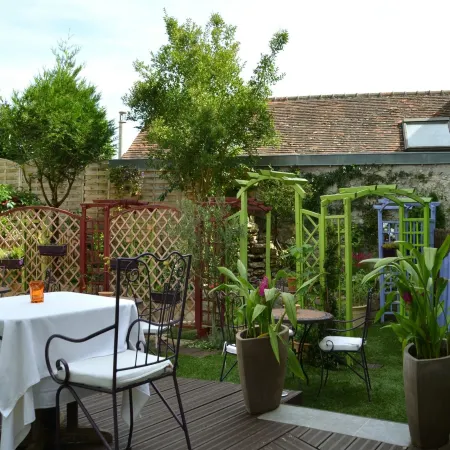 L'Hôtel le Cheval Noir Отели в г. Море-Луан-Э-Орван