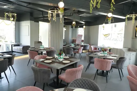 Jivanta Shirdi Отели рядом с достопримечательностью «Shree Saibaba Sansthan Trust, Shirdi»