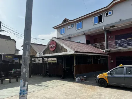 Da Highest Lounge Bar & Restaurant Отели в г. Касоа