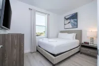 Azur Resort - Luxury 5 Bed Villa - Private Pool Hotels in Loughman