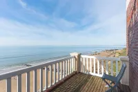 The Benervilloise Villa With its Feet in the Water Hotels in Benerville-sur-Mer