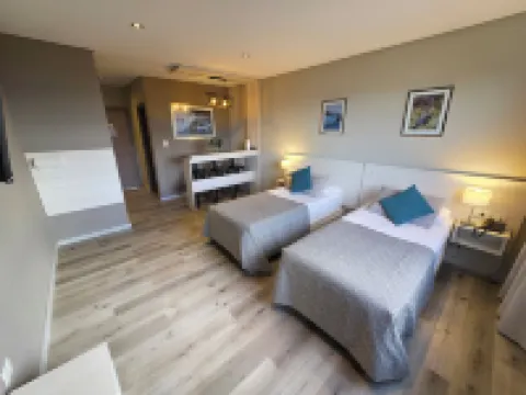 蒂拉特胡爾策旅館及公寓 埃爾卡拉法特酒店