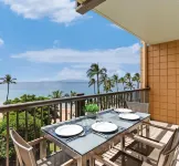 Oceanfront Mana Kai 2 Bedroom Condo