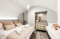 Wine Vaults with Hot Tub & Private Courtyard - Balkon