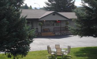 White River Inn