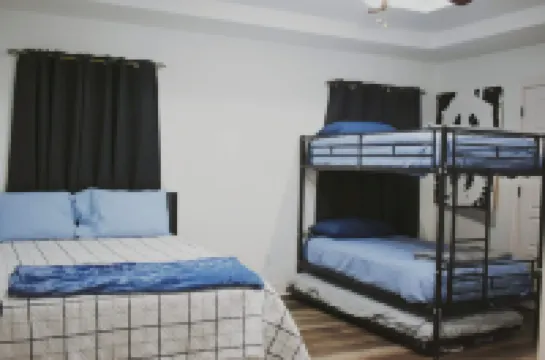 Family Luxury Home With Pool in Mcallen Near by Hospitals and Stores