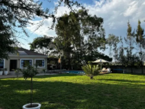 配泳池的驚艷兩卧室 - 2275 酒店