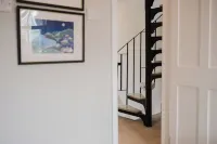 Stunning 3 Bedroom Oxford Retreat - Holiday Apartments