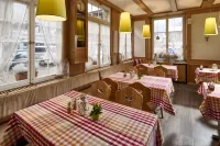 Baeren Hotel, the Bear Inn Hotels in Wilderswil