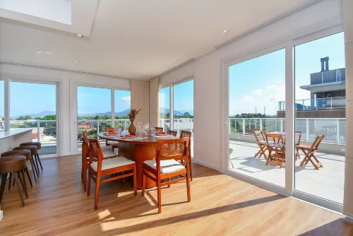 Cobertura SunClub - 300 Mtrs da Praia do Campeche - Sdi012