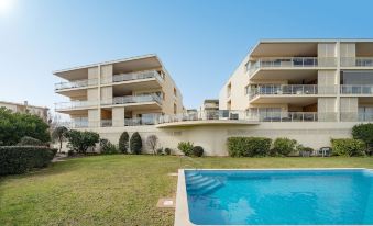 LAGOS TERRACE WITH POOL by HOMING