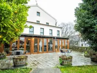 Hotel Alda Bonaval Hotels near Raxoi Palace