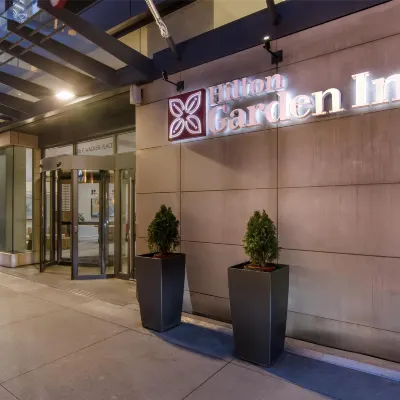 Hilton Garden Inn Chicago Downtown Riverwalk Hotels near Grant Park