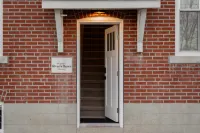 River's Dawn - Modernized Historic Home - River Views - King Bed - Fast Wifi