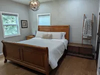 Family-Friendly Private Ranch Getaway with pond. Newly Remodeled