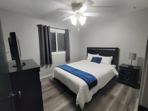 Charming 3 Bedroom House with Firepit in West Omaha Hotels in Douglas County