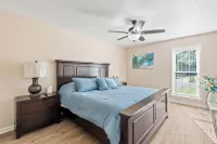 Newly Renovated "Home Away From Home" A spacious, modernized 4-bedroom home. Hotels in Tipton County