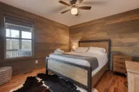 Oak and Antler Cabin - New Build, Mtn View, Hot Tub