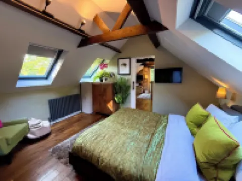 Luxury Holiday Lodge with Private Hot Tub, Fishing & Giant Cinema & Games Room.