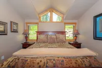 Two Primary Main Level Suites, Hot Tub and Magnificent Views