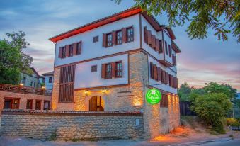 Saffronia 1900 Boutique Hotel