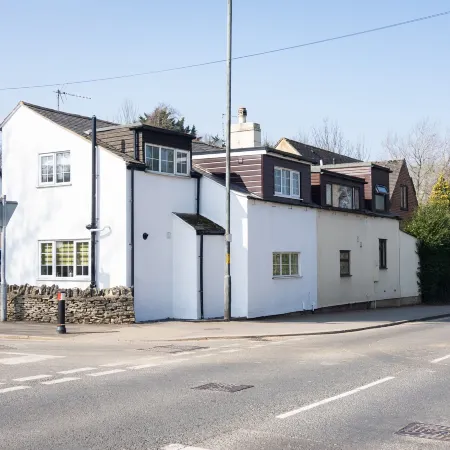 Stunning 4 Bed Sleeps 8 Cottage Parking