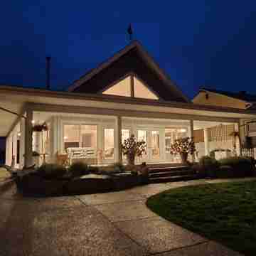 The White House Hotel Exterior