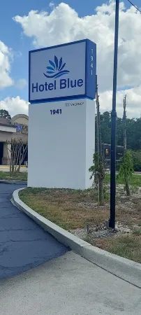 Hotel Blue Отели рядом с достопримечательностью «Мелчинг Филд эт Конрад Парк»