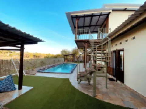 Ekas Beach View Villa Hotels in Pemongkong