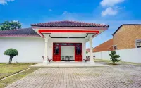 Hotel O Krakatau Near Universitas Muhammadiya Sumatra Utara ( UMSU ) Hotels in Medan Estate