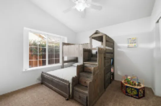 NW Gem! Modern 4BR Home:Cozy Elegance, Near Parks, Dining & Easy Freeway Access