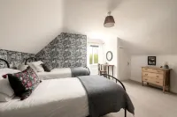 Kirktoun Cottage on Scottish Estate - open fire- enclosed garden- beaches -woods