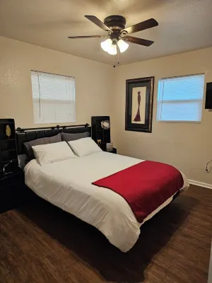 Red Raiderland Too - Walk to TTU - 3 bed 3 Bath Hotels near Texas Tech University