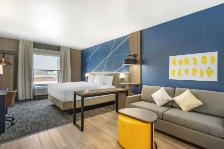 Comfort Inn & Suites New Port Richey Downtown District Отели рядом с достопримечательностью «Jasmin Park»