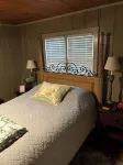 Outdoor paradise! 3 bedroom water view cabin water access near state parks.
