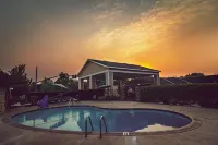 Safari Inn - Chico - Pool