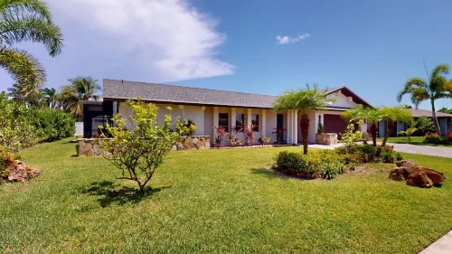 Cypress House Private SALTWATER pool. Great location, 7 miles to the beach!