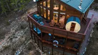 Sauna• Hot Tub• 2 King Beds• Game Room• Mtn Views• Close to Breck• Pet Friendly