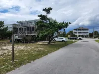 Emerald Isle "The Point Rental  3 bedroom 2 bath.  Ocean view. Hotels near Water Tower Park