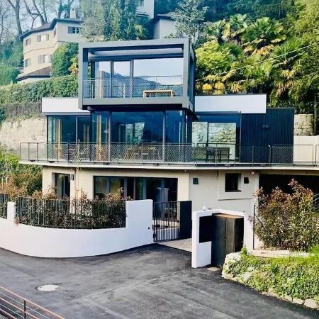 Luxury Villa with far-reaching views between Schenna and Meran. Extraordinary!