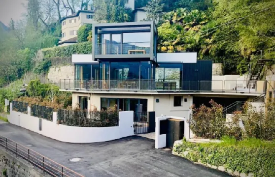 Luxury Villa with far-reaching views between Schenna and Meran. Extraordinary!