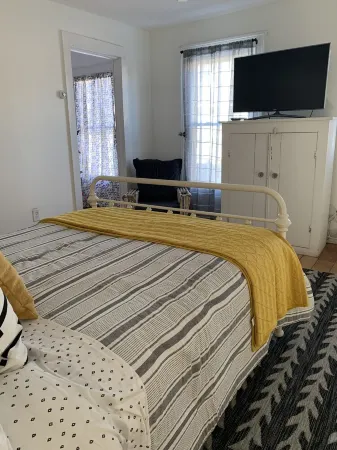 The Strand House with hot tub